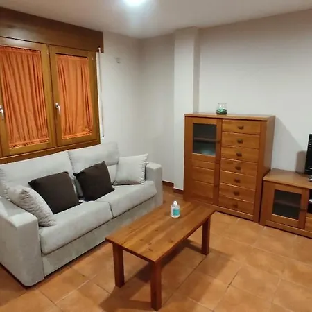 Pirineos En Casa アパート